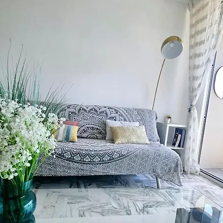 Chic Vue Mer Avec Clim Sur La Prom 아파트 *